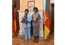DR. PRISCILLIA MANJOH IN DER BOTSCHAFT KAMERUNS IN DEUTSCHLAND FÜR DEN GEWINN DES MOUNT CAMEROON LITERARY GRAND PRIZE 2023 GEEHRT