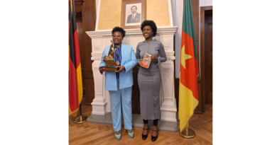 DR. PRISCILLIA MANJOH HONORÉE À L’AMBASSADE DU CAMEROUN EN ALLEMAGNE POUR SON GRAND PRIX LITTÉRAIRE 2023